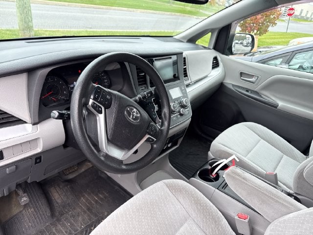 2017 Toyota Sienna LE 7 Passenger