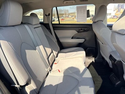 2023 Toyota Highlander LE