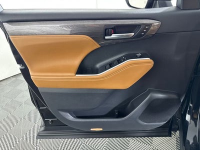 2023 Toyota Highlander Platinum