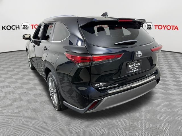 2023 Toyota Highlander Platinum