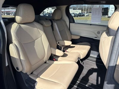 2022 Toyota Sienna XLE