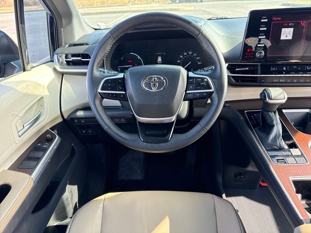 2022 Toyota Sienna XLE