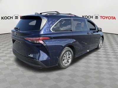 2022 Toyota Sienna XLE
