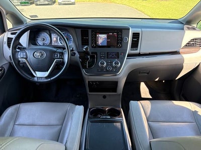 2018 Toyota Sienna XLE 8 Passenger