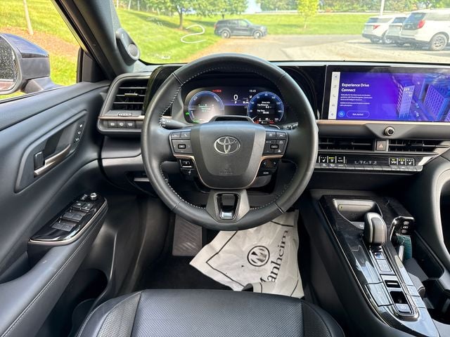 2025 Toyota Crown Signia Limited