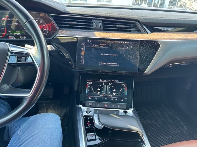 2022 Audi e-tron Premium quattro