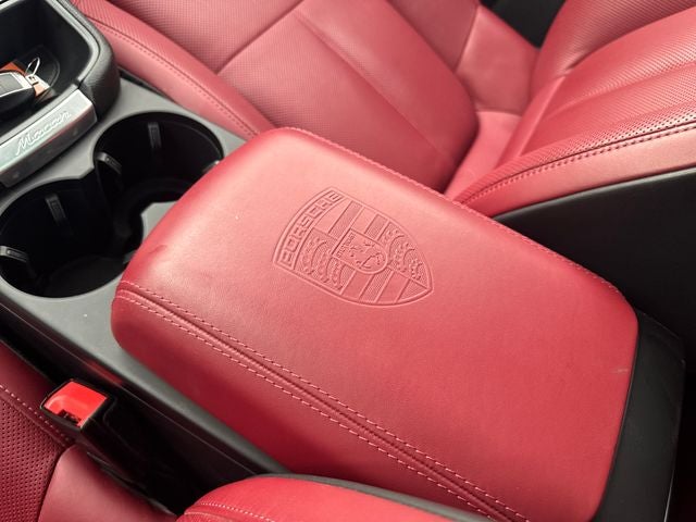 2022 Porsche Macan Base