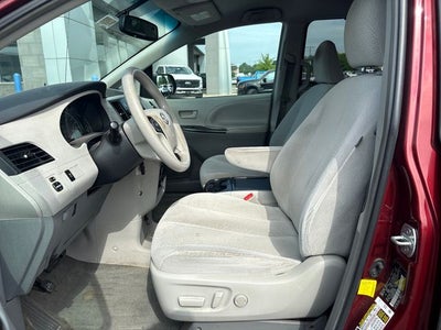2012 Toyota Sienna LE 8 Passenger