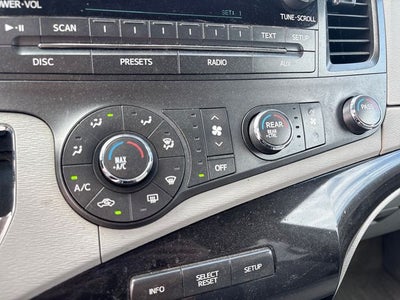2012 Toyota Sienna LE 8 Passenger