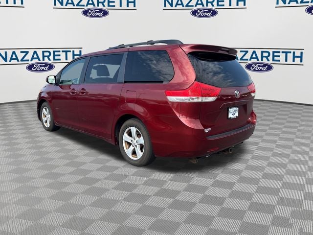 2012 Toyota Sienna LE 8 Passenger