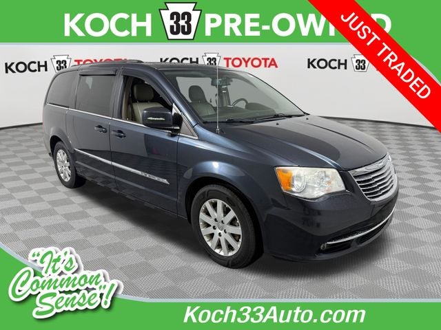 2014 Chrysler Town & Country Touring's photo