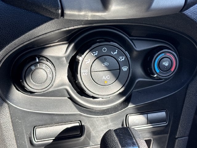 2013 Ford Fiesta SE