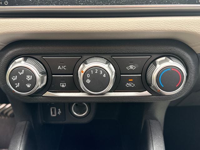 2021 Nissan Versa 1.6 SV