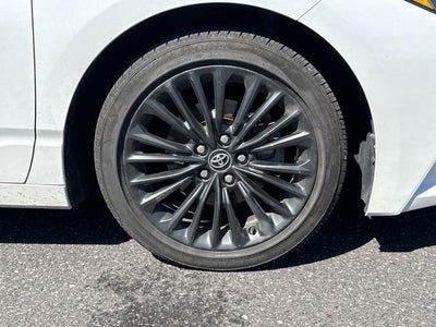 2020 Toyota Avalon Hybrid XSE