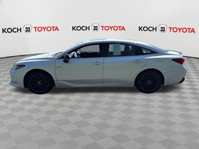 2020 Toyota Avalon Hybrid XSE