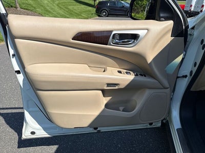 2016 Nissan Pathfinder Platinum
