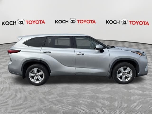 2022 Toyota Highlander LE