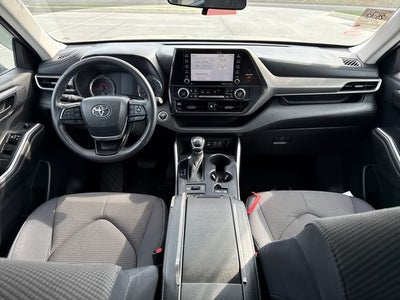 2022 Toyota Highlander LE