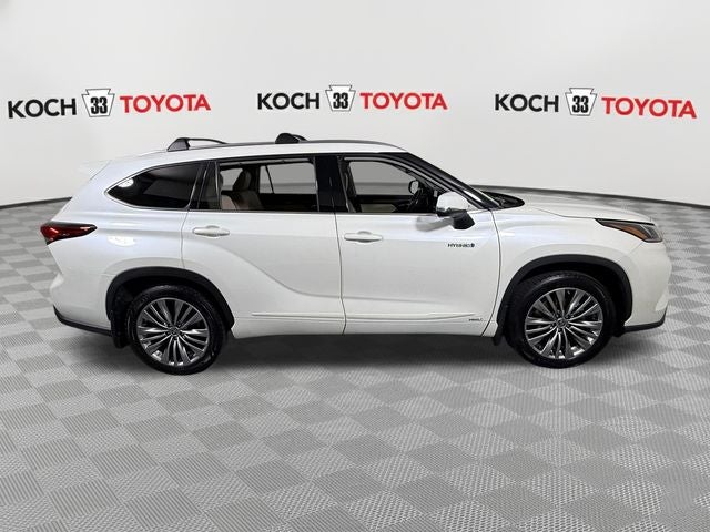 2021 Toyota Highlander Hybrid Platinum