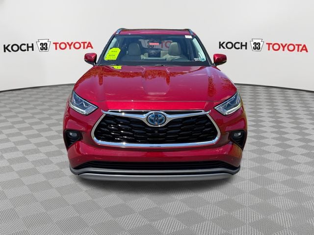 2022 Toyota Highlander Hybrid Platinum