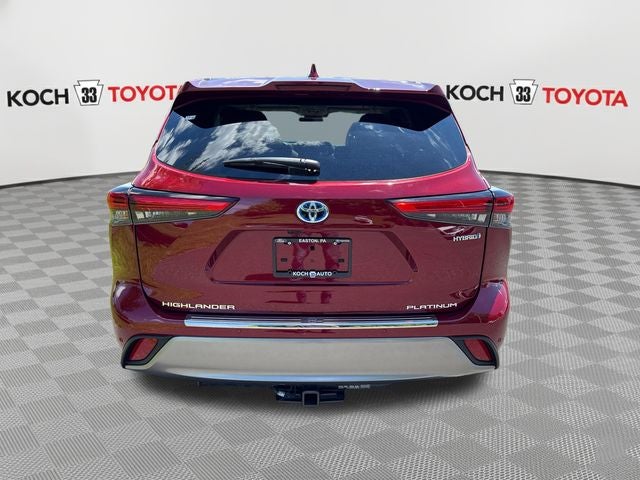 2022 Toyota Highlander Hybrid Platinum