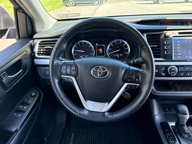 2019 Toyota Highlander SE