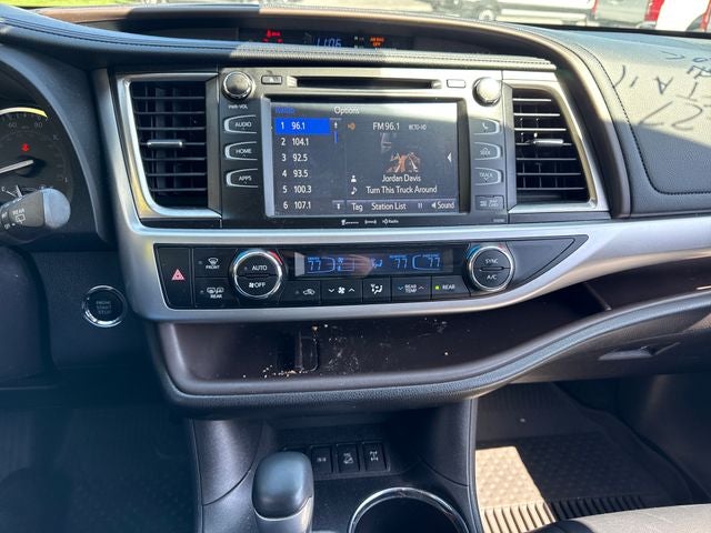 2019 Toyota Highlander SE