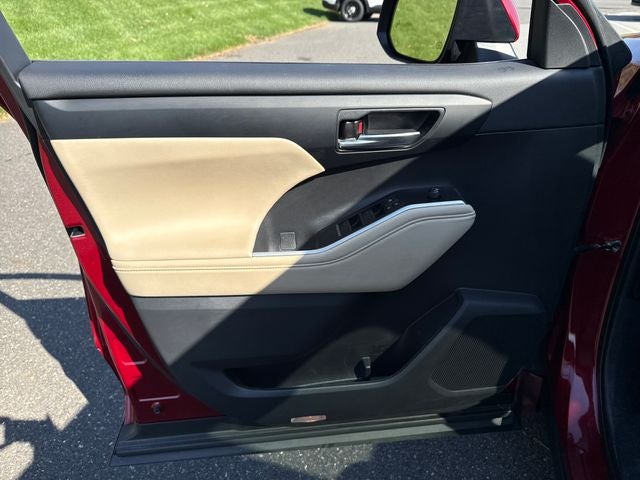 2023 Toyota Highlander Hybrid XLE