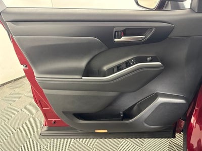 2025 Toyota Highlander XLE