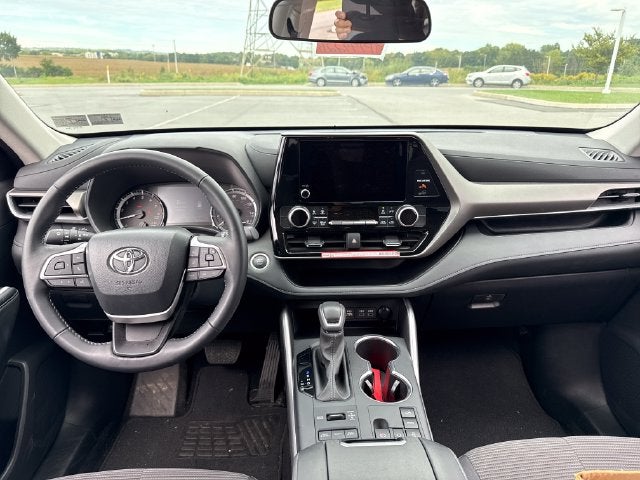 2025 Toyota Highlander LE