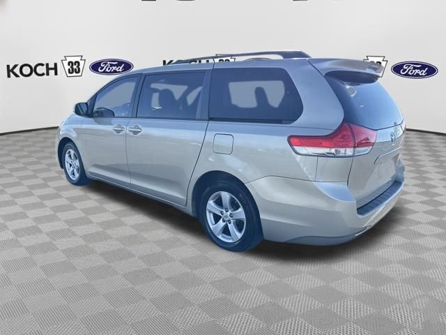 2012 Toyota Sienna LE 8 Passenger
