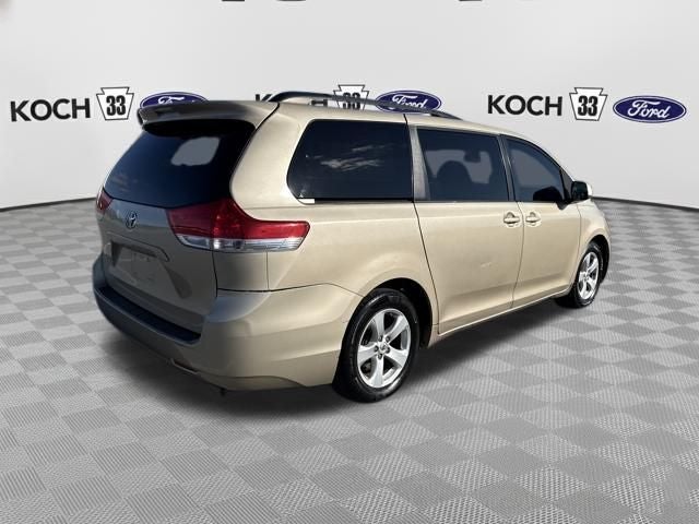 2012 Toyota Sienna LE 8 Passenger