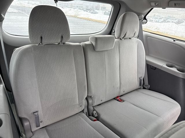 2015 Toyota Sienna LE 8 Passenger