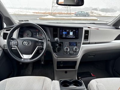 2015 Toyota Sienna LE 8 Passenger