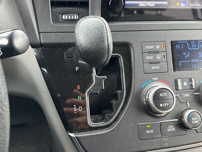 2015 Toyota Sienna LE 8 Passenger