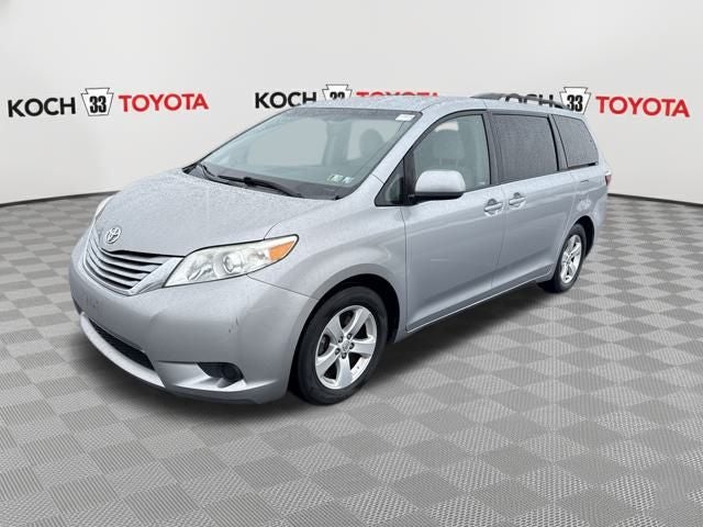 2015 Toyota Sienna LE 8 Passenger