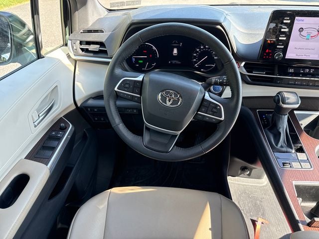 2023 Toyota Sienna XLE 7 Passenger