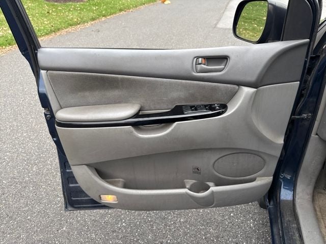 2004 Toyota Sienna LE