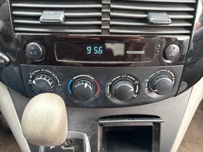 2004 Toyota Sienna LE