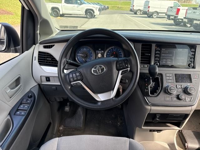 2019 Toyota Sienna L 7 Passenger