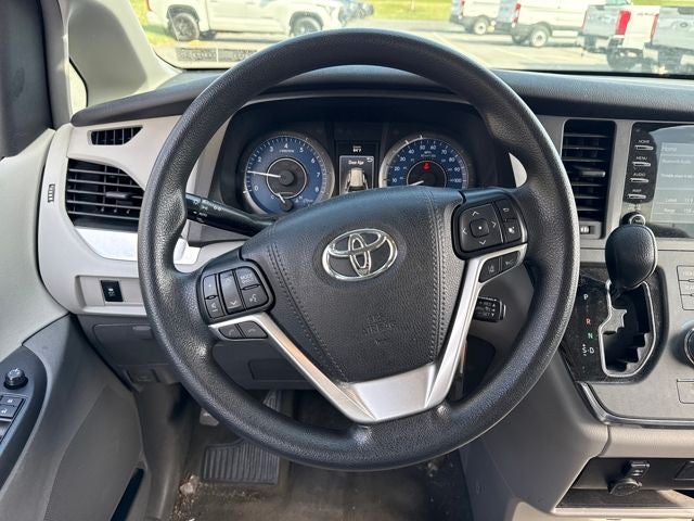 2019 Toyota Sienna L 7 Passenger