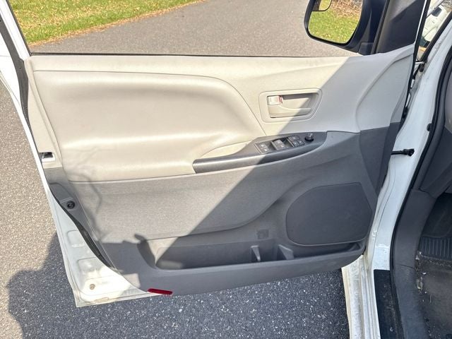 2019 Toyota Sienna L 7 Passenger