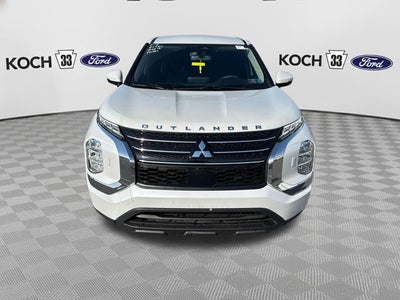2022 Mitsubishi Outlander ES