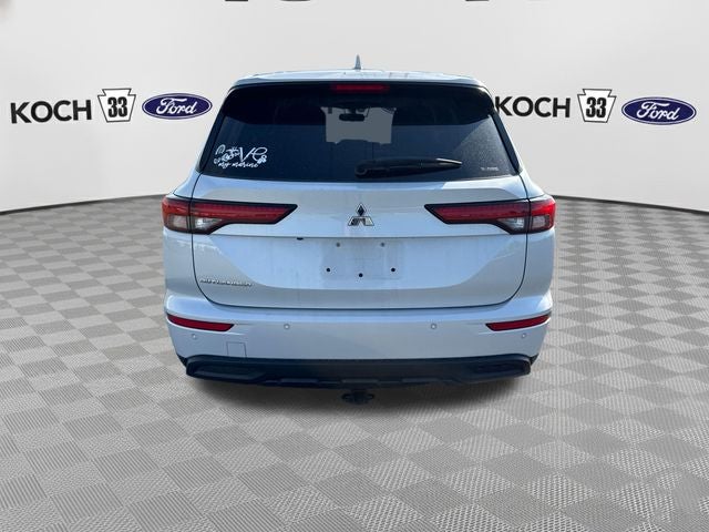 2022 Mitsubishi Outlander ES