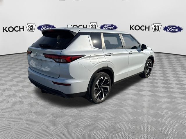 2022 Mitsubishi Outlander ES