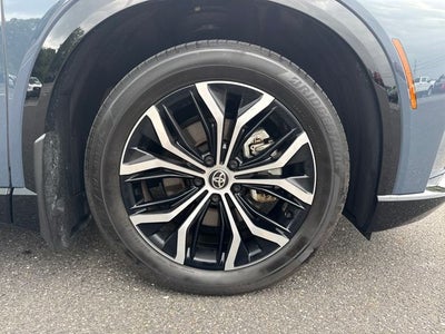 2025 Toyota Crown Signia XLE