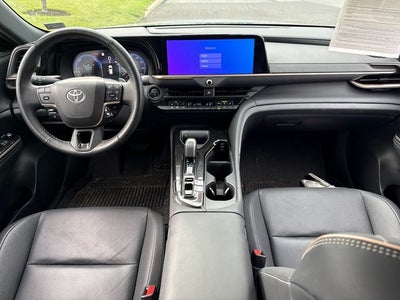 2025 Toyota Crown Signia XLE