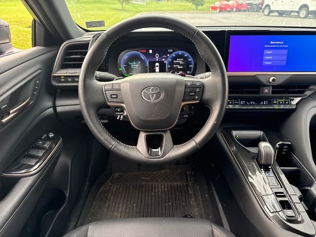 2025 Toyota Crown Signia XLE