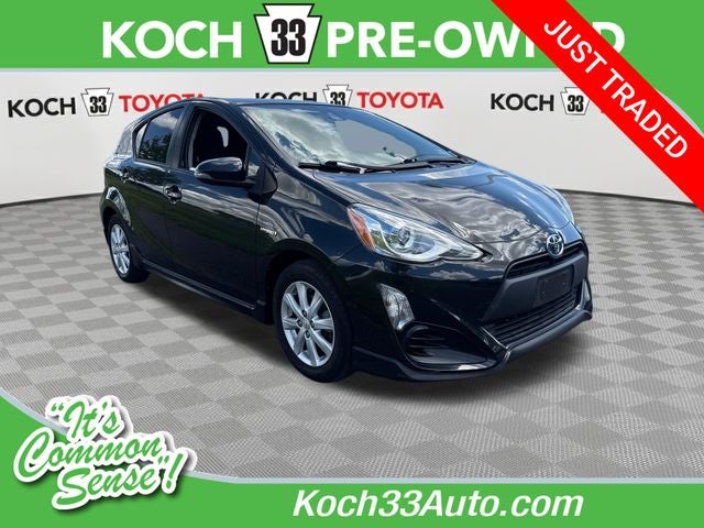 2017 Toyota Prius c Two's photo