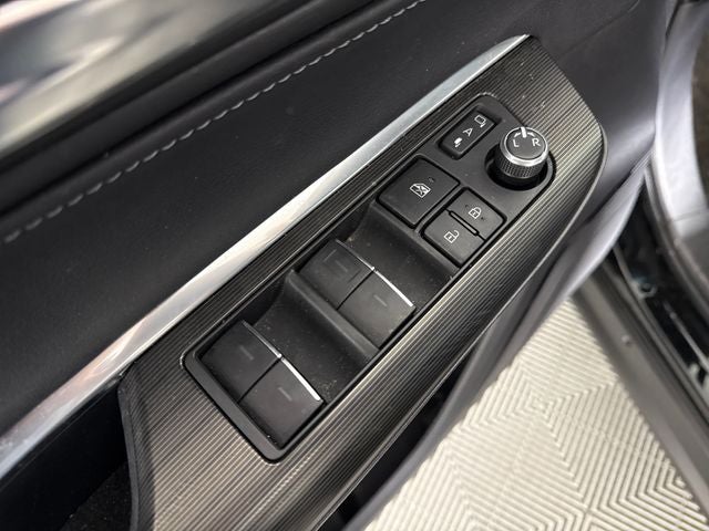 2023 Toyota Venza XLE